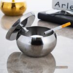 Scrumieră din oțel inoxidabil cu capac, cu 3 caneluri pentru tigari