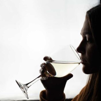 Set 6 pahare cu picior din sticla de 365 ml, Cesiro