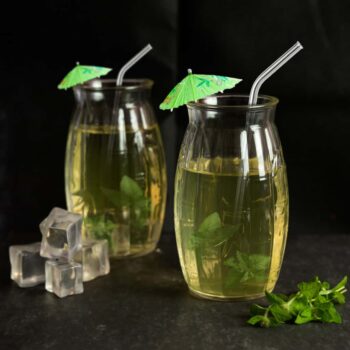 Set 6 pahare din sticla decorate in relief cu frunze de 500 ml, Cesiro