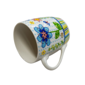 Cană decorată cu flori colorate