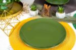 Eleganță la Masă: Setul de 4 Farfurii Intinse Verde Lucios