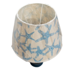 Veioză model ocean, abajur decorat cu stele de mare, 37x25 cm