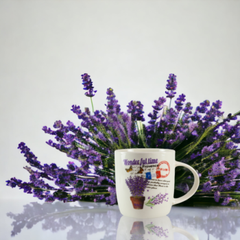 Cana cu farfurie si lingurita, 350 ml, Alb cu design ghiveci lavanda