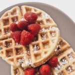 Bucură-te de Eleganța Crem Latte: Set 4 farfurii desert Crem Latte