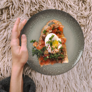 Set farfurii 24 piese, pentru 6 persoane, Stone, Cesiro, Alb Ivoire cu gri