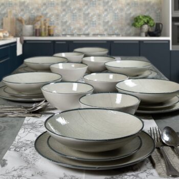 Mese de Neuitat cu Setul pentru 6 persoane 73 piese, Alb Ivoire cu verde deschis