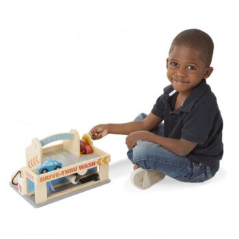 Benzinarie cu garaj Melissa and Doug