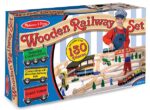 Set Trenulet din lemn cu depou Melissa and Doug
